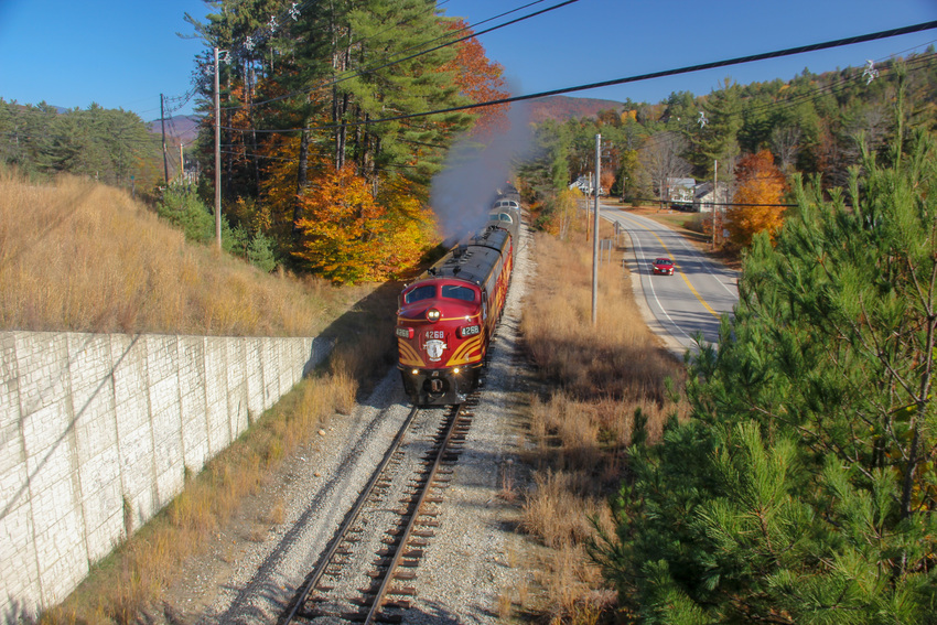 Photo of 470 Club Excursion passes under Rt 302