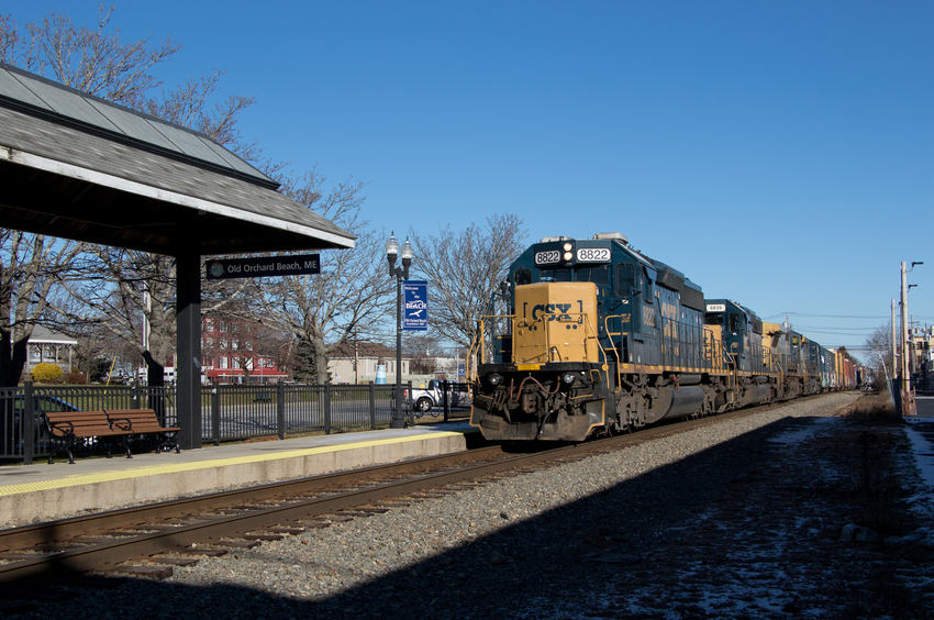 Photo of CSXT 8822 Leads M427 at Old Orchard Beach