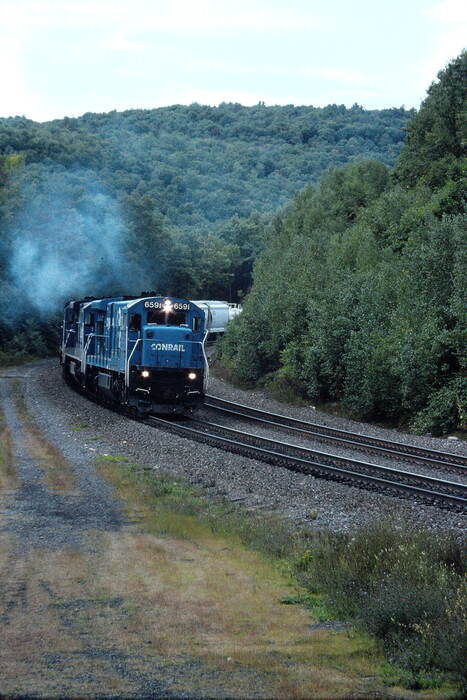 Photo of Smoky eastbound at Middlefield...