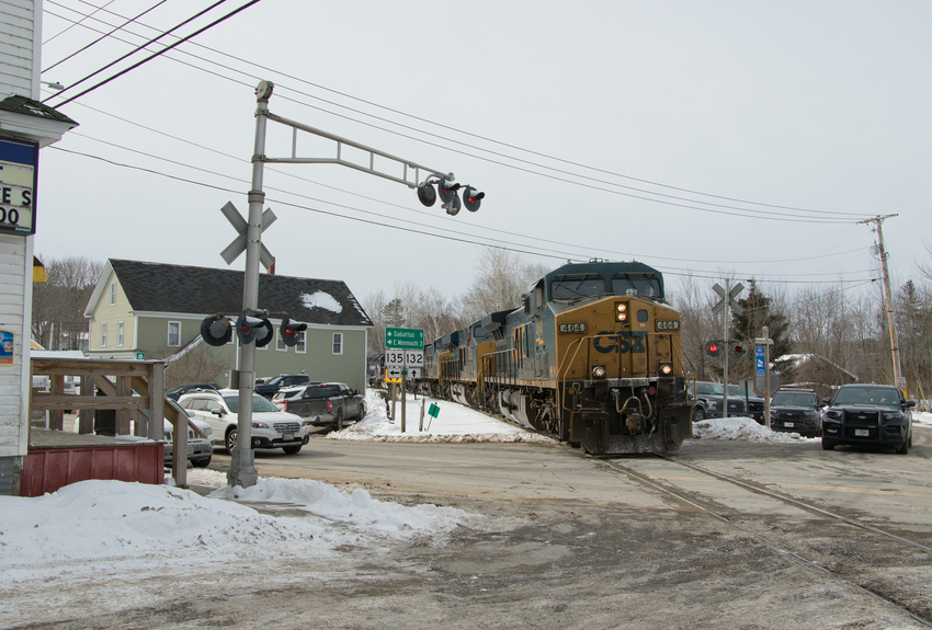 CSXT 464 Leads M426 in Monmouth: The GreatRails North American Railroad ...