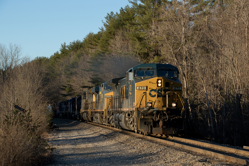 Photo of CSXT 470 Leads M426 at Morse Rd.