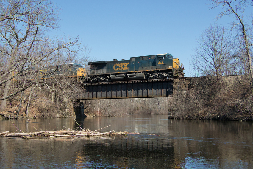 Photo of CSXT 470 Leads M426 at Messalonskee Stream