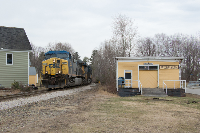 Photo of CSXT 478 Leads M426 at Monmouth