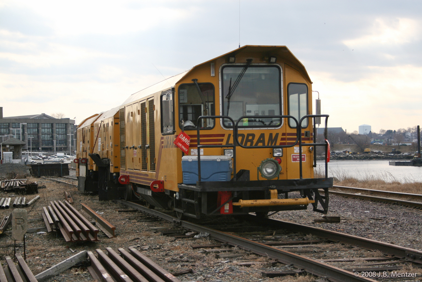 Photo of LORAM Rail Grinder at Salem