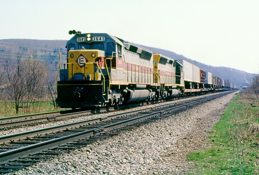 Photo of EL wb Pig Train at Owego April 1970