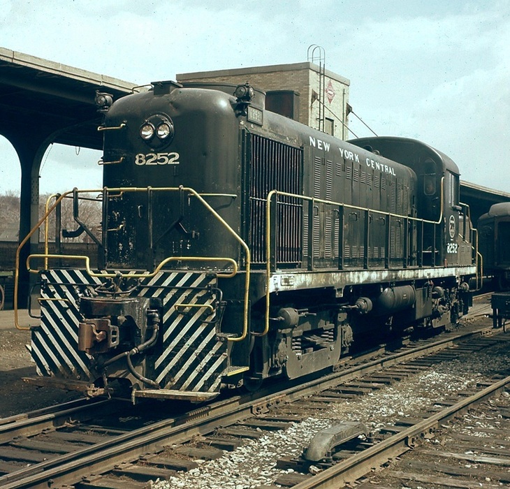 Photo of NYC RS3 at Syracuse Station in 1959