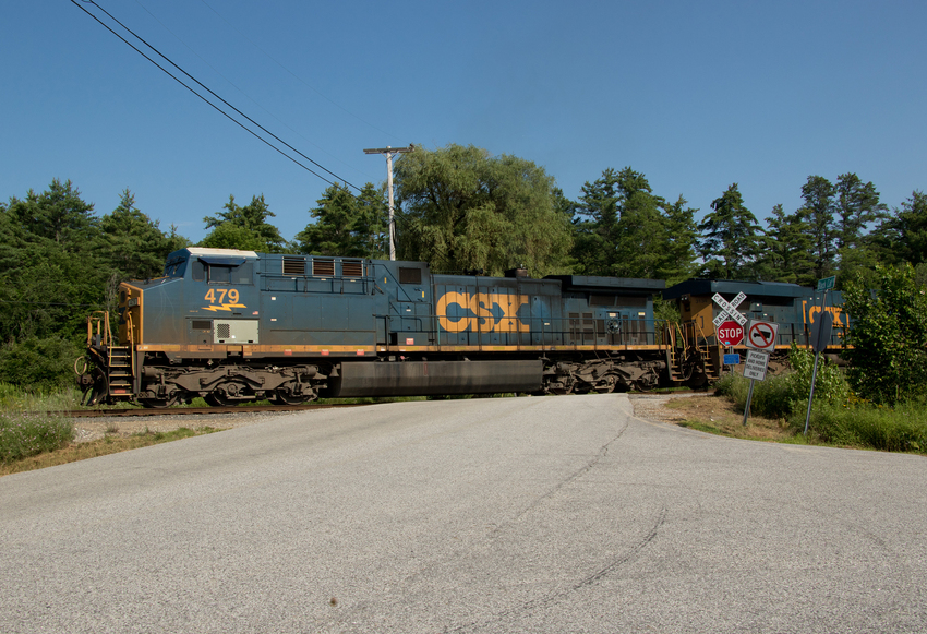 Photo of CSXT 479 Leads M426-22 at Black Cat Rd.