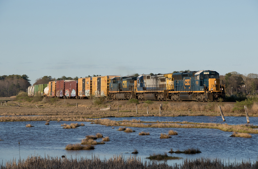 Photo of CSXT 1712 Leads M427-09 at the Scarborough Marsh