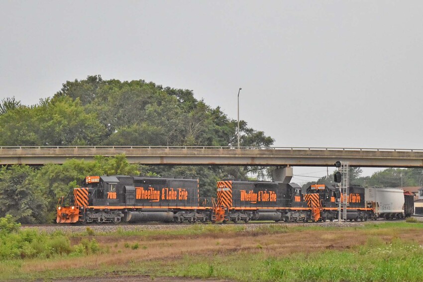 Photo of W&LE 7016, 7003, and 7005