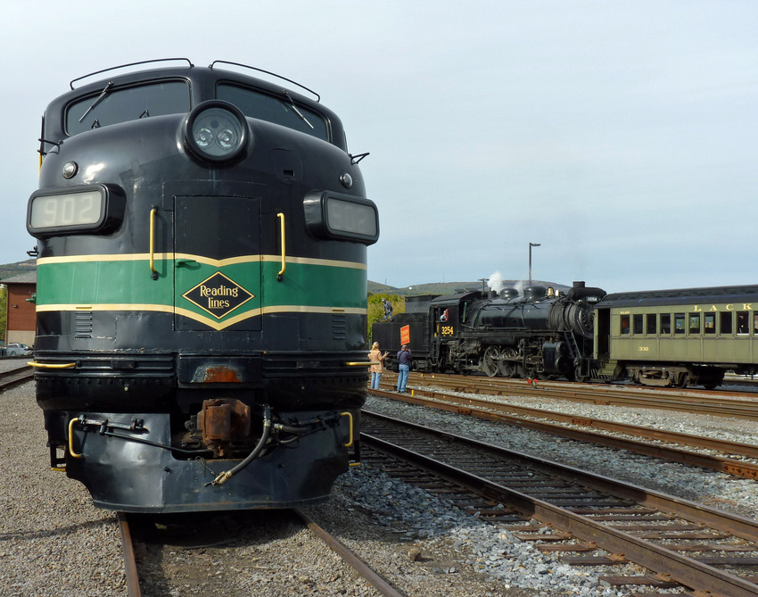 Photo of Reading FP7 and CNR 2-8-2 at Steamtown
