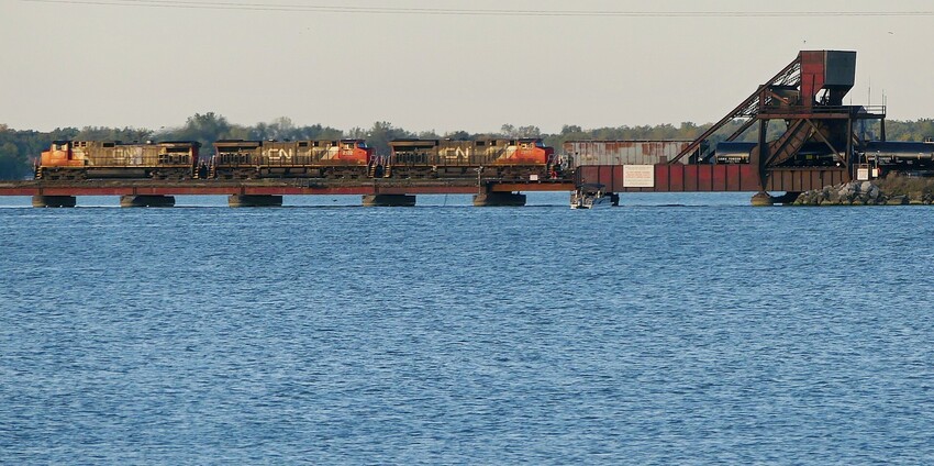 Photo of Empty crude oil train at Sandusky Bay