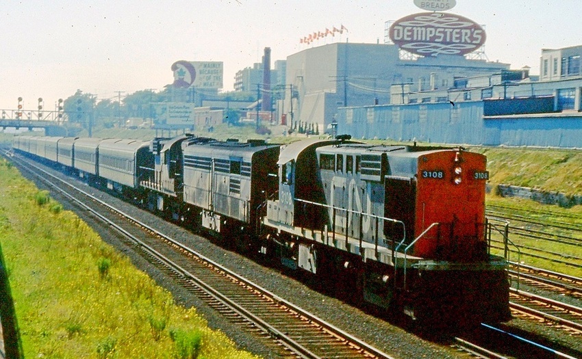 Photo of CN eb Passenger train nearing Toronto