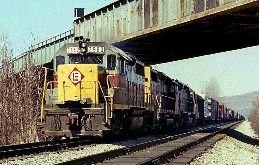 Photo of Erie Lackawanna eb freight east of Owego - 1