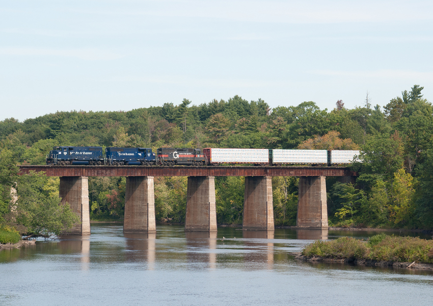 Photo of MEC 506 Leads MAWA Across the Kennebec